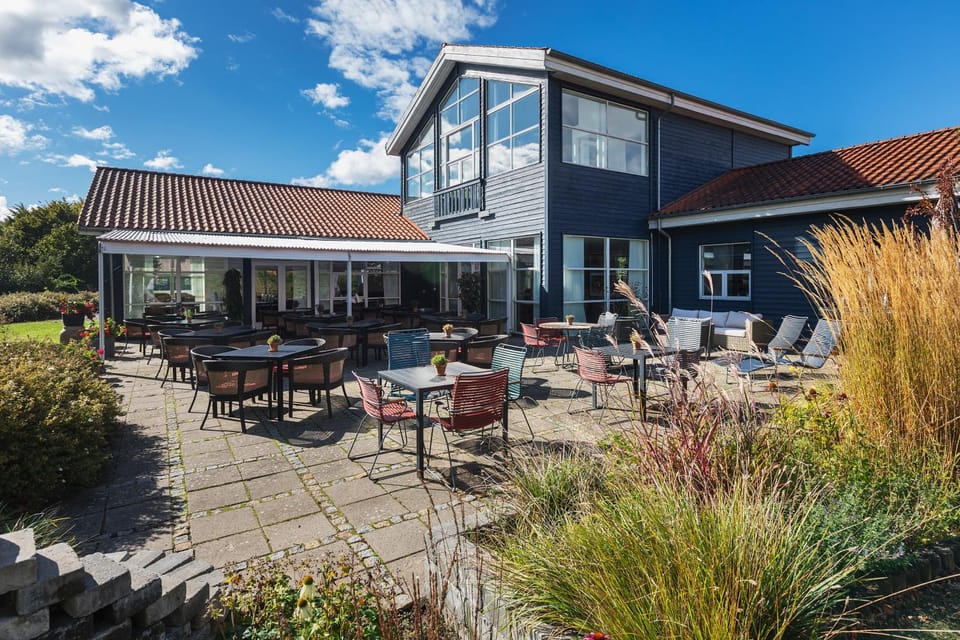 Garden, Seating area, Garden view, sunbed