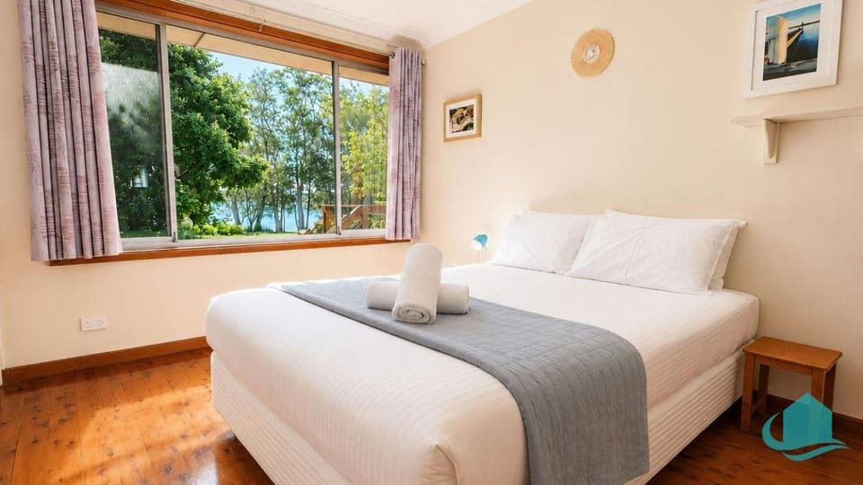 Wemberley Lakehouse House in Lake Macquarie