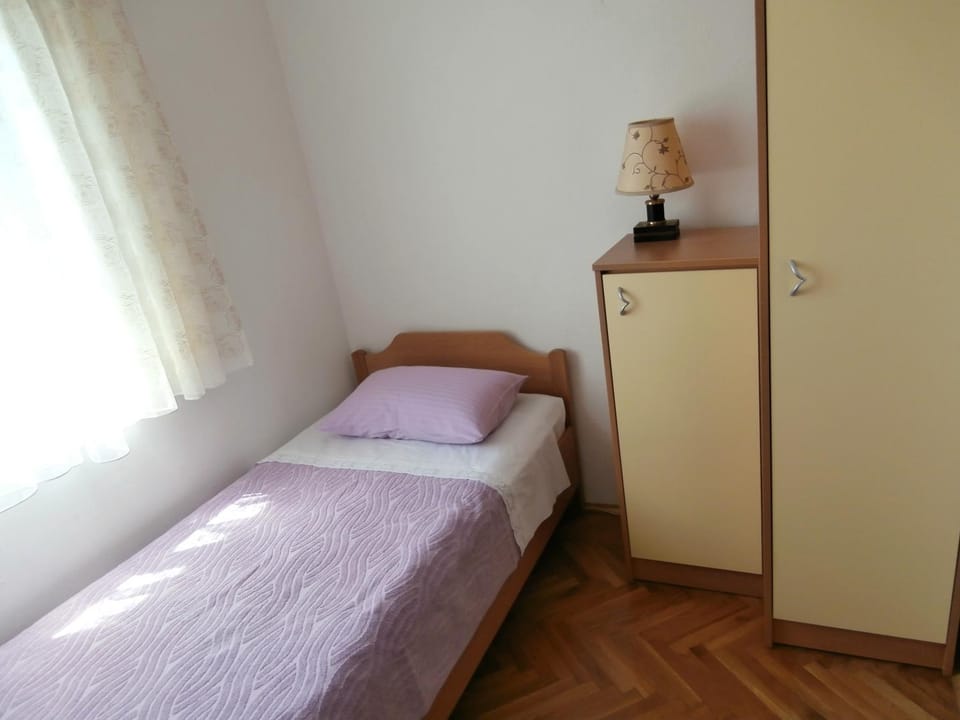 Bedroom, Garden view