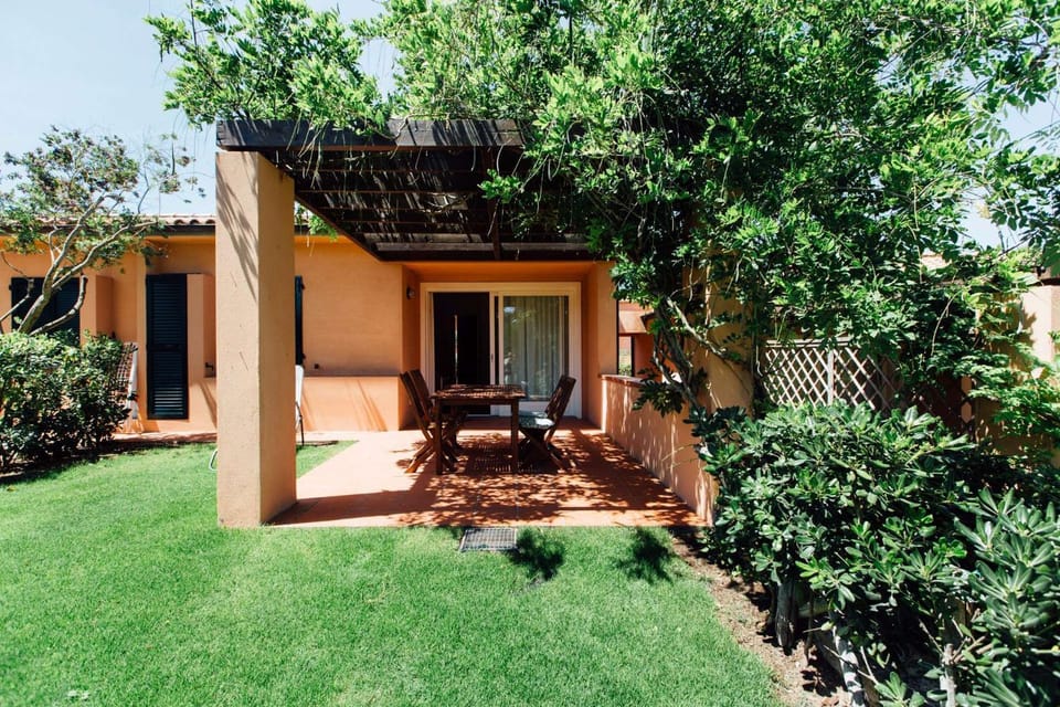 Property building, Spring, Day, Garden, Garden view