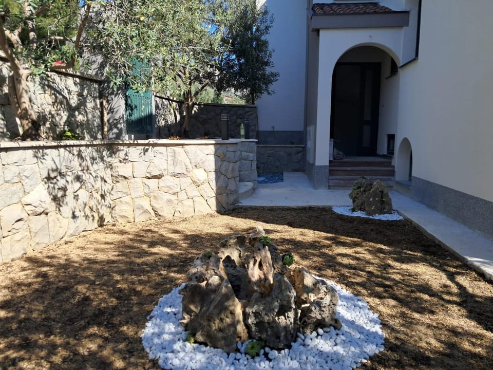 Suhi Potok apartment Apartment in Split-Dalmatia County