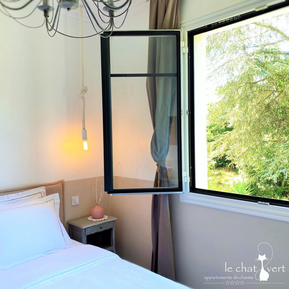 Bedroom, Garden view