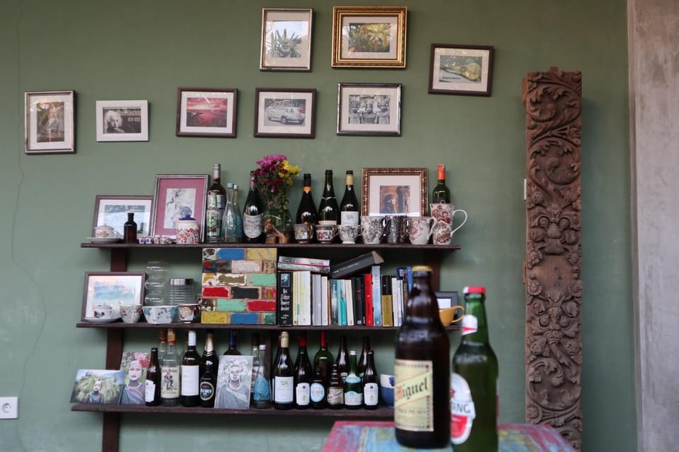 Lounge or bar, Food and drinks