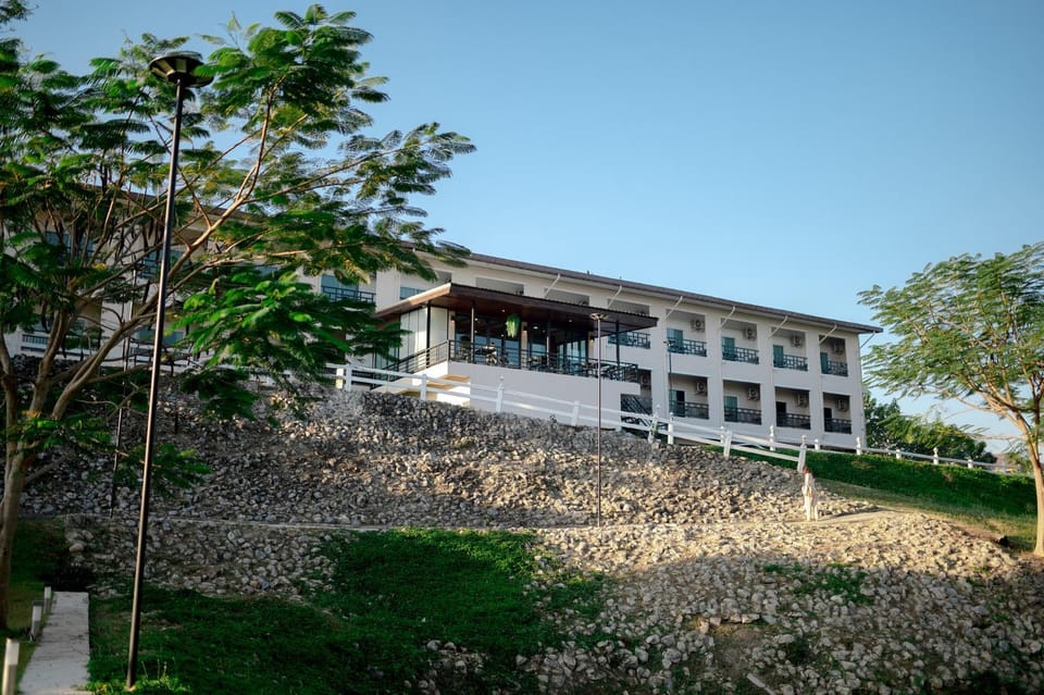 Wangpruksa Resort Bed and Breakfast in Laos