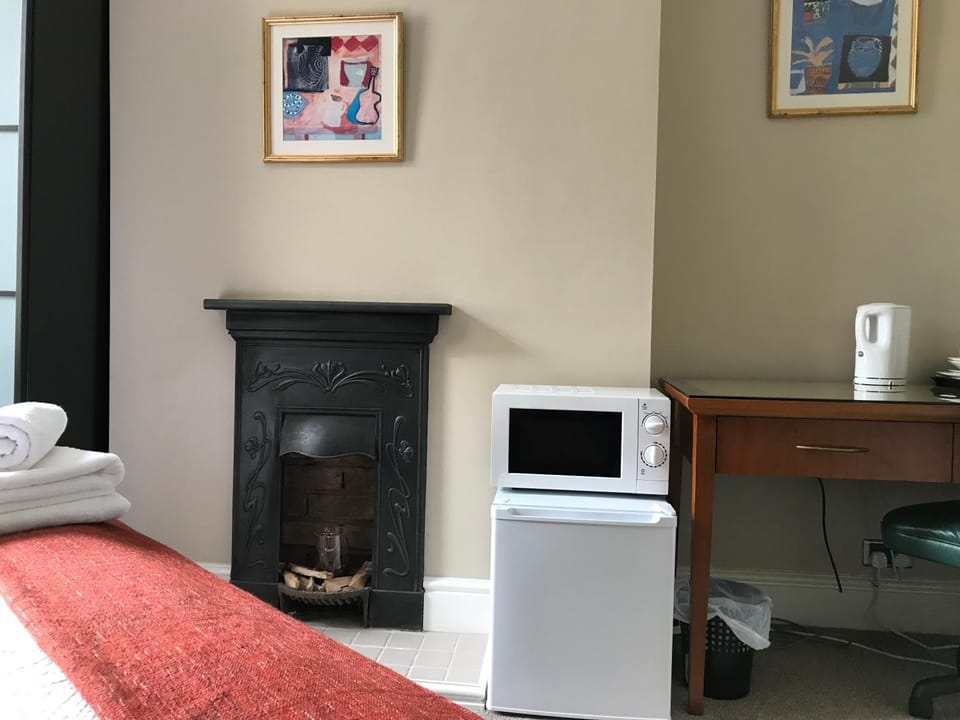 Haya Guest House Bed and Breakfast in Oldbury