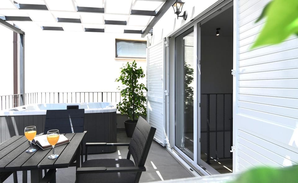 Patio, Day, Night, Hot Tub, Balcony/Terrace, Balcony/Terrace, Seating area, Dining area