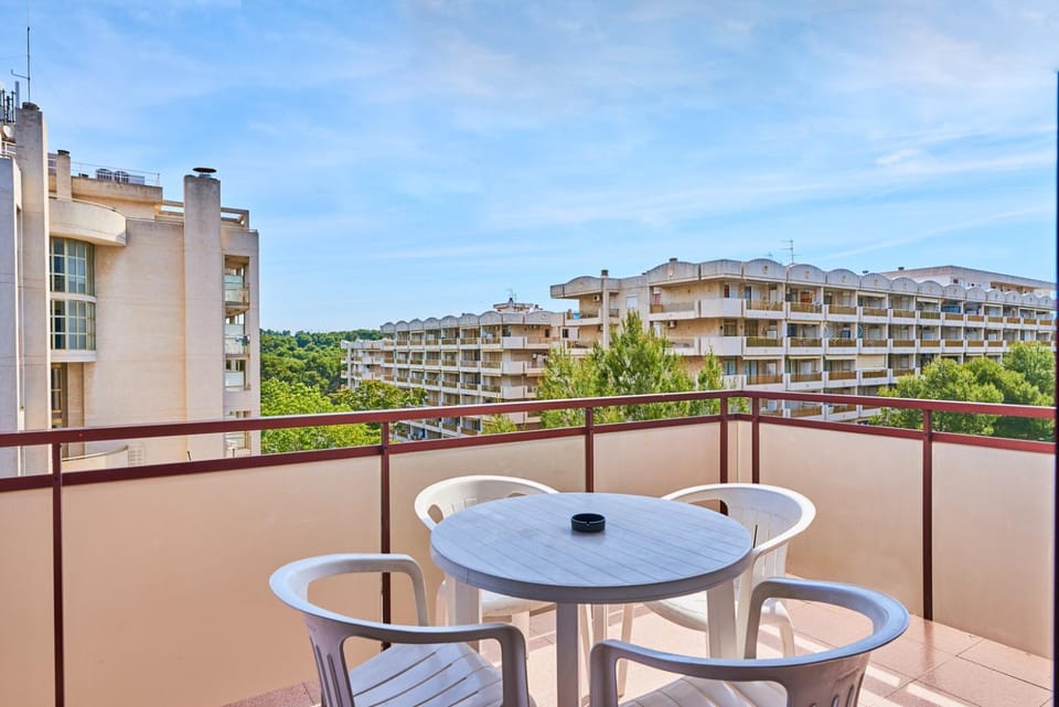 Balcony/Terrace, City view, Street view
