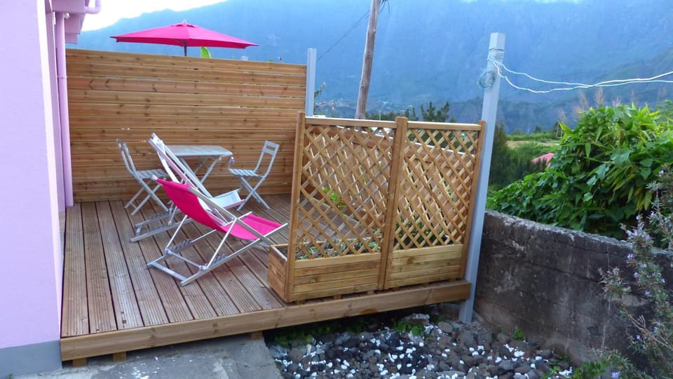 Balcony/Terrace, Mountain view