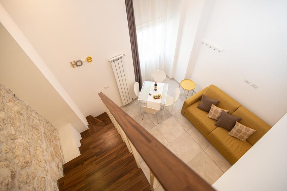 Living room, Photo of the whole room, Seating area, Dining area