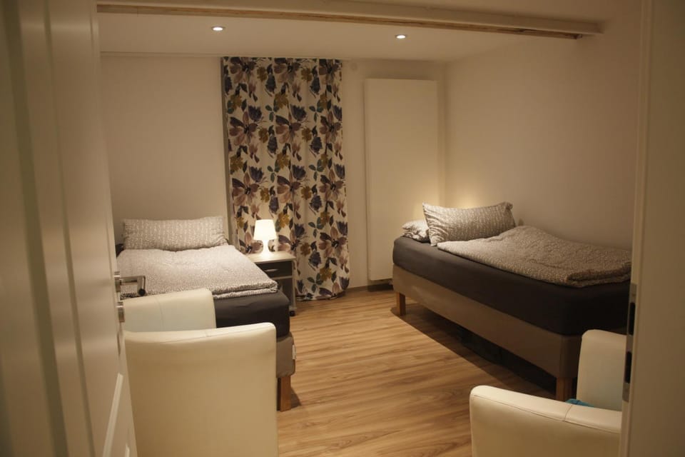 Bed, Photo of the whole room, Seating area, Bedroom