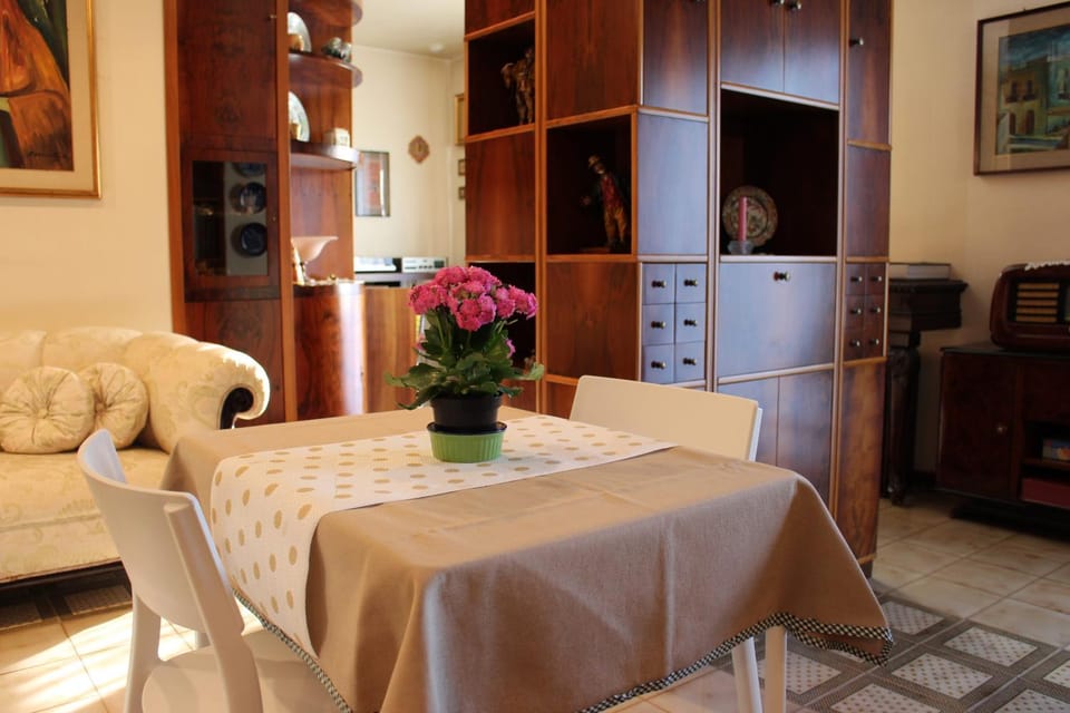 Communal lounge/ TV room, Lobby or reception, Lounge or bar