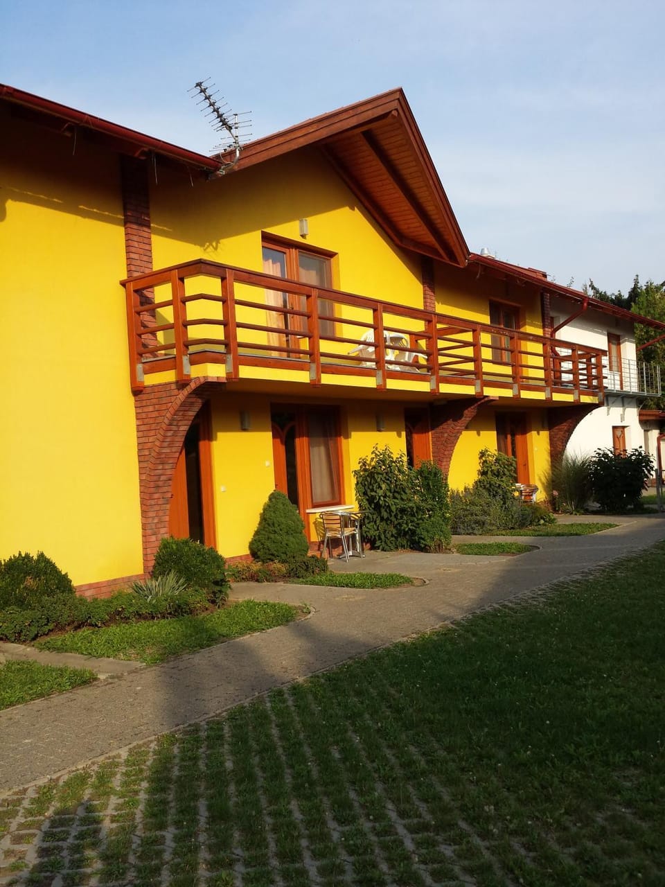 Facade/entrance