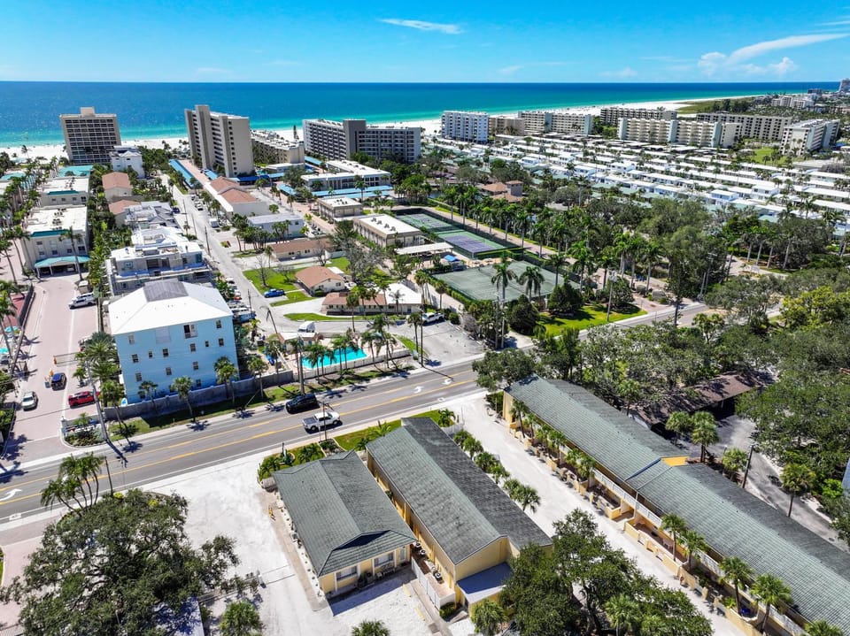 Sea Club II By Beachside Management Apartment in Siesta Beach