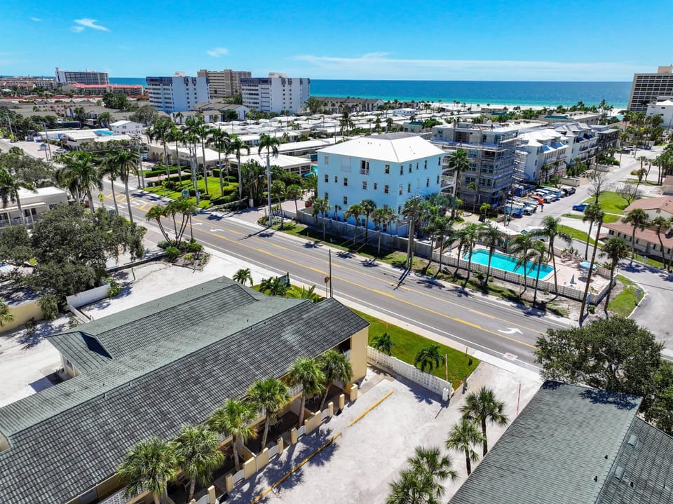 Sea Club II By Beachside Management Apartment in Siesta Beach