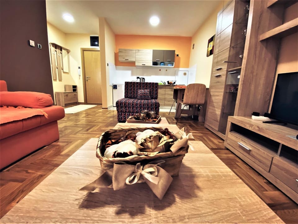 Living room, Dining area