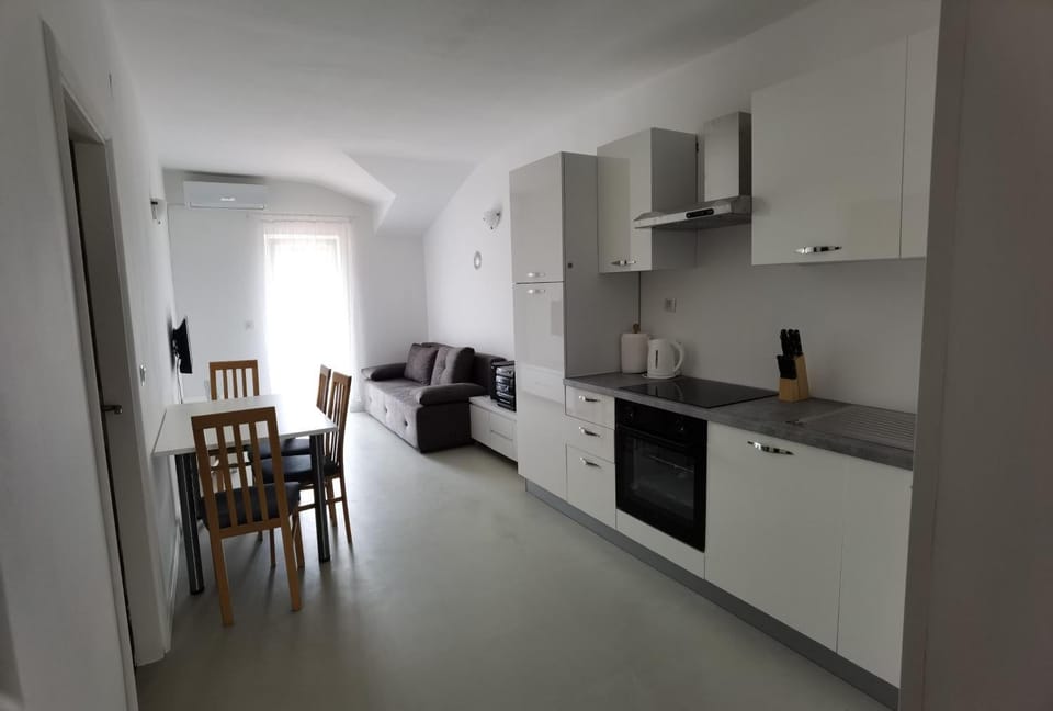 Kitchen or kitchenette, Living room, Dining area
