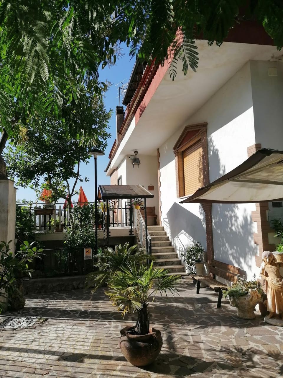 Property building, Facade/entrance