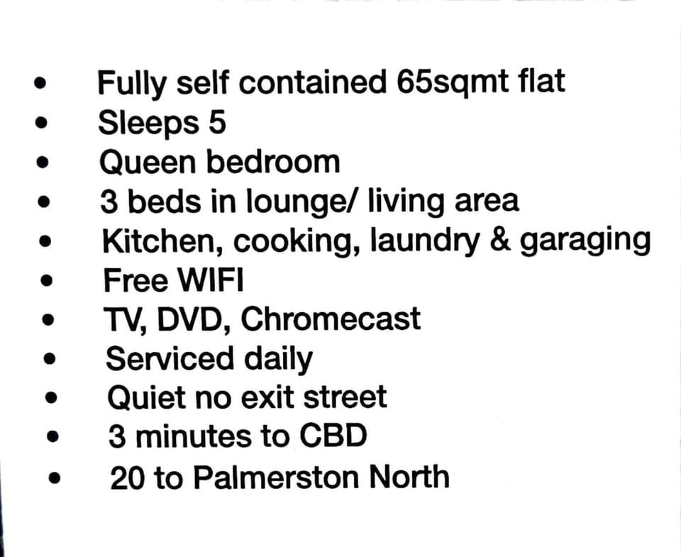 Coffee/tea facilities, Business facilities, Text overlay, Area and facilities