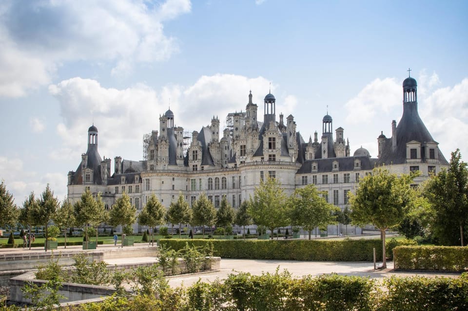 Nearby landmark, Off site, Natural landscape, Activities, Entertainment, Location