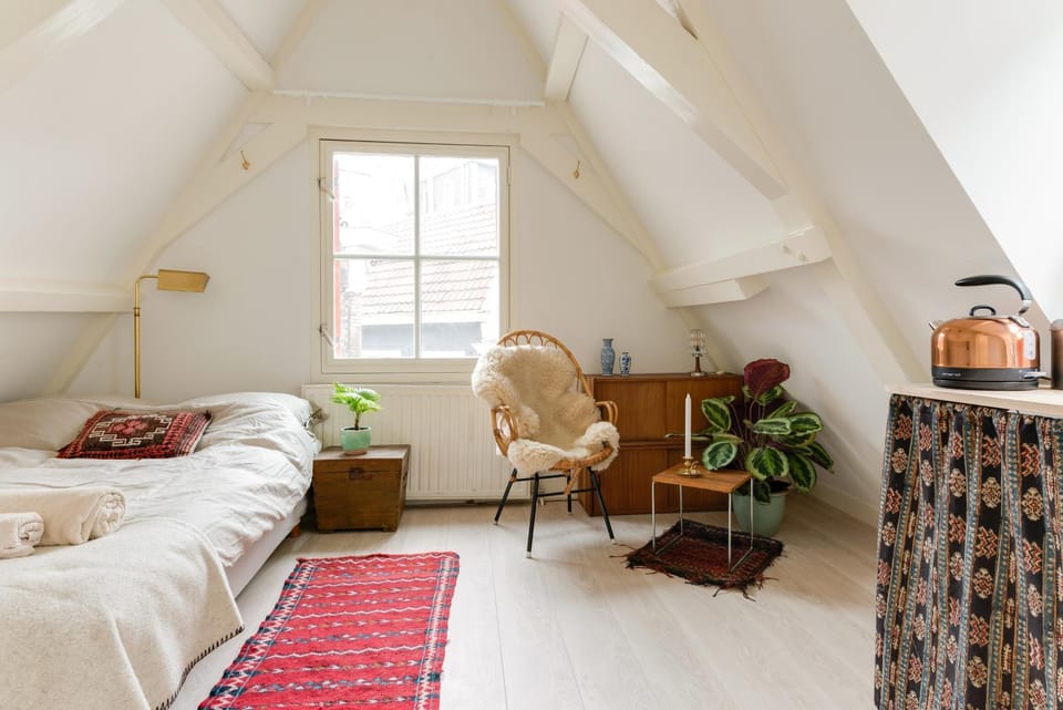 Coffee/tea facilities, Living room, Bedroom