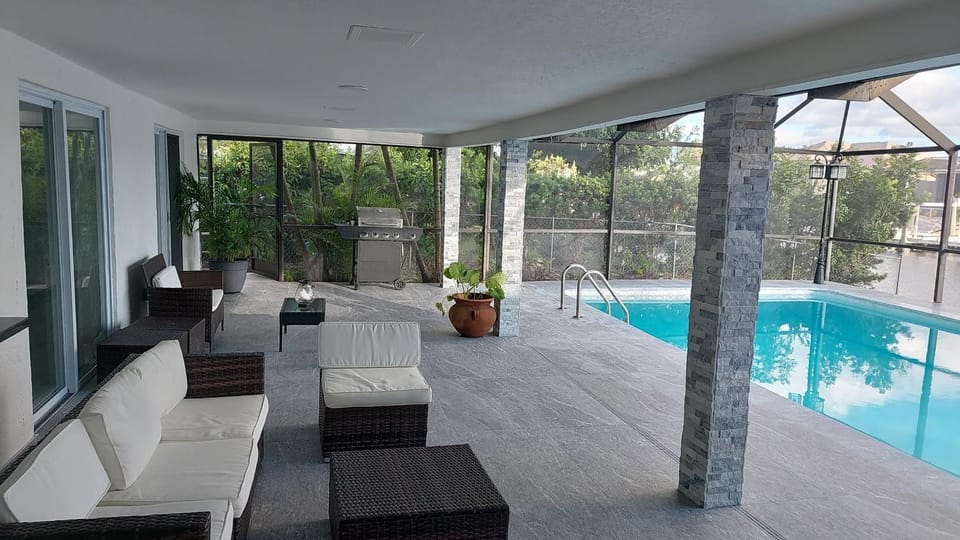 Cape Coral Mini Palace Villa in Cape Coral