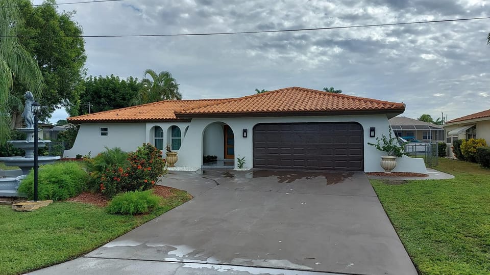 Cape Coral Mini Palace Villa in Cape Coral