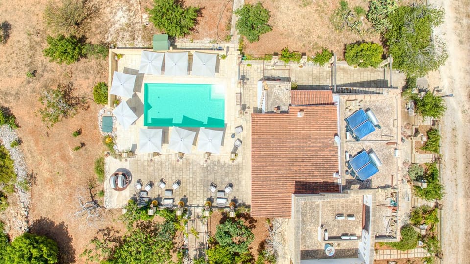Property building, Neighbourhood, Bird's eye view, Swimming pool