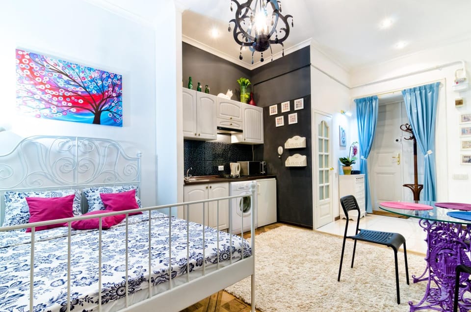 Bed, Kitchen or kitchenette, Dining area, Bedroom