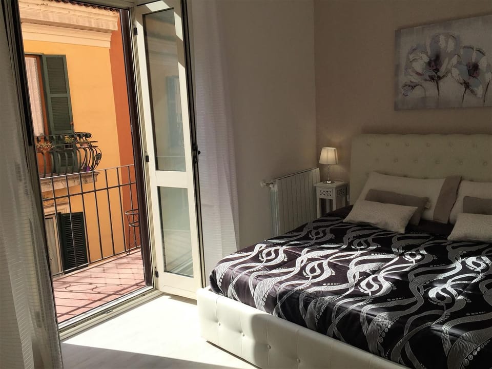 Bed, Balcony/Terrace, Bedroom