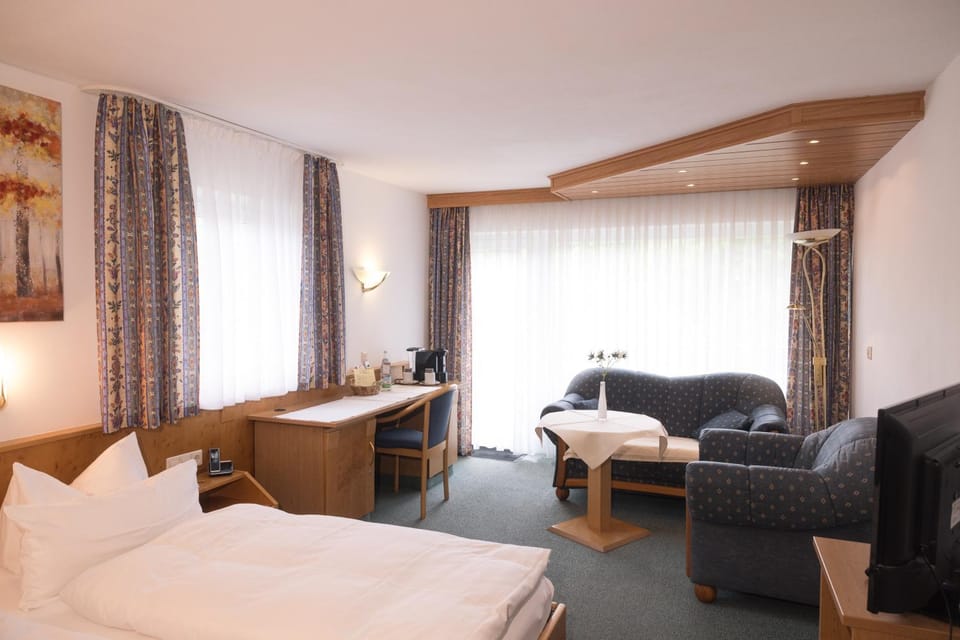 TV and multimedia, Seating area