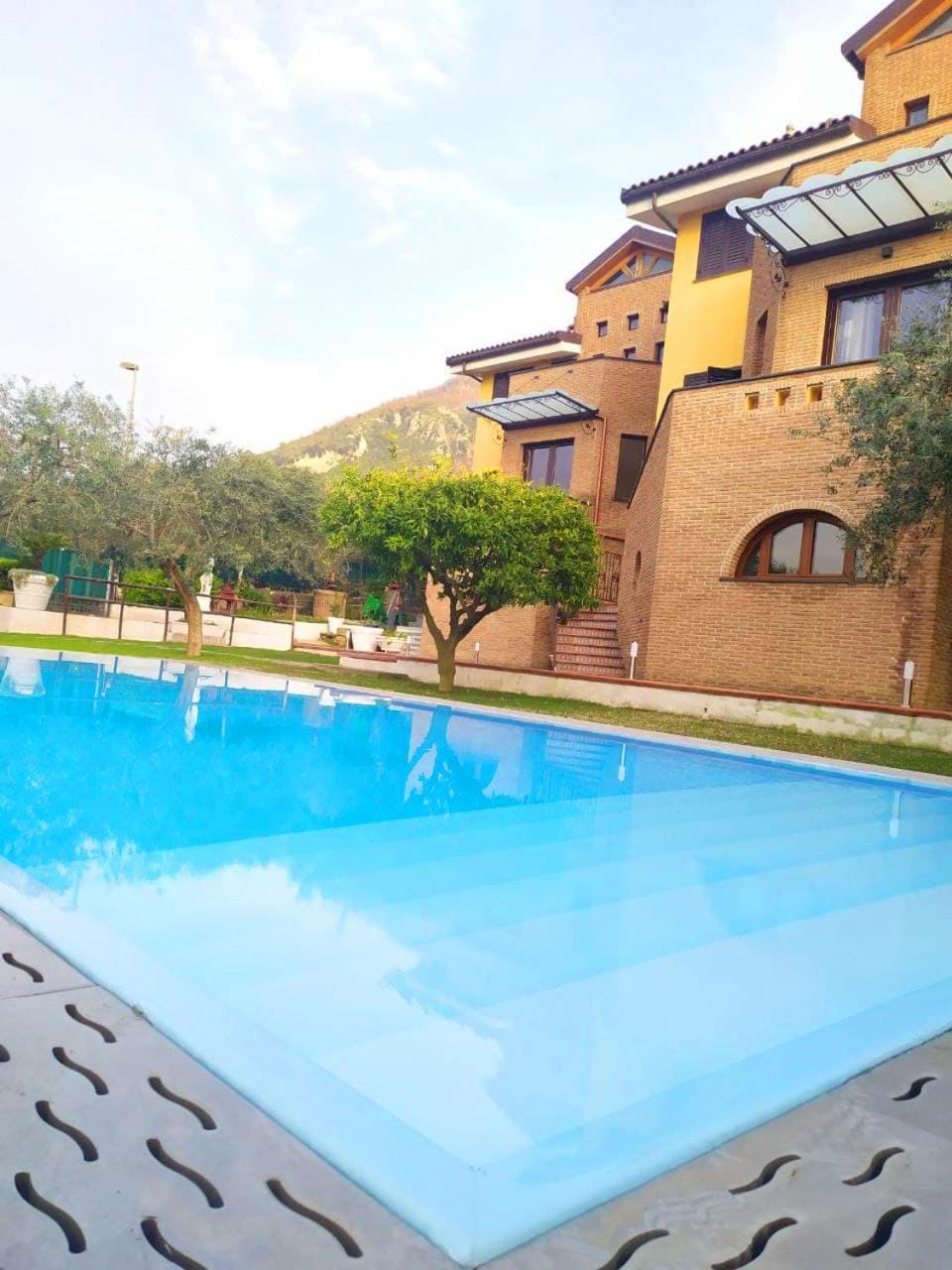Property building, Garden, Garden view, Swimming pool