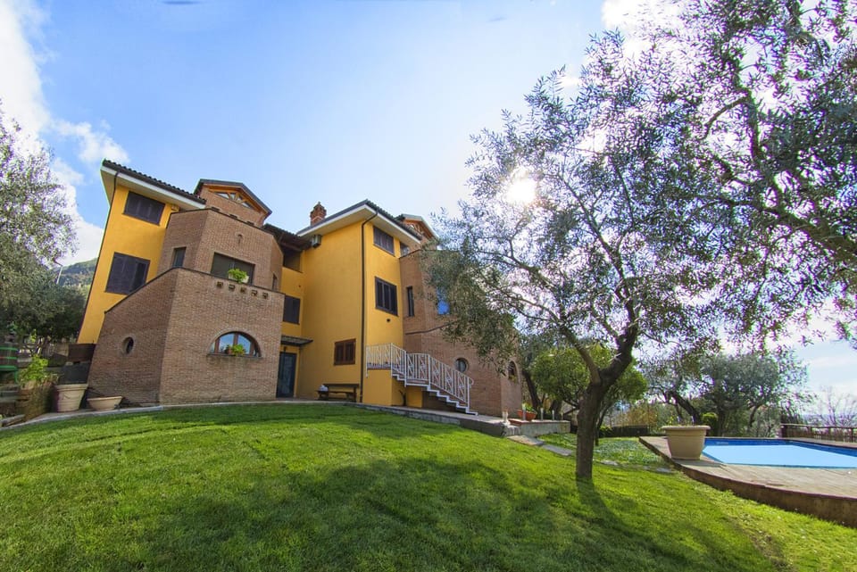 Property building, Garden, On site, Garden view, Pool view