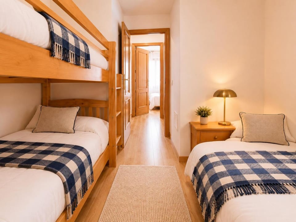 Bed, Other, Photo of the whole room, Bedroom, children, bunk bed