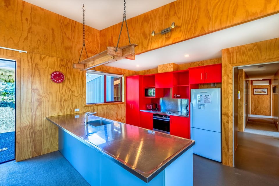 dishwasher, pet friendly, stove, kitchen