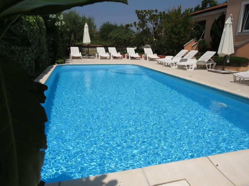 Swimming pool, Location, children, Family