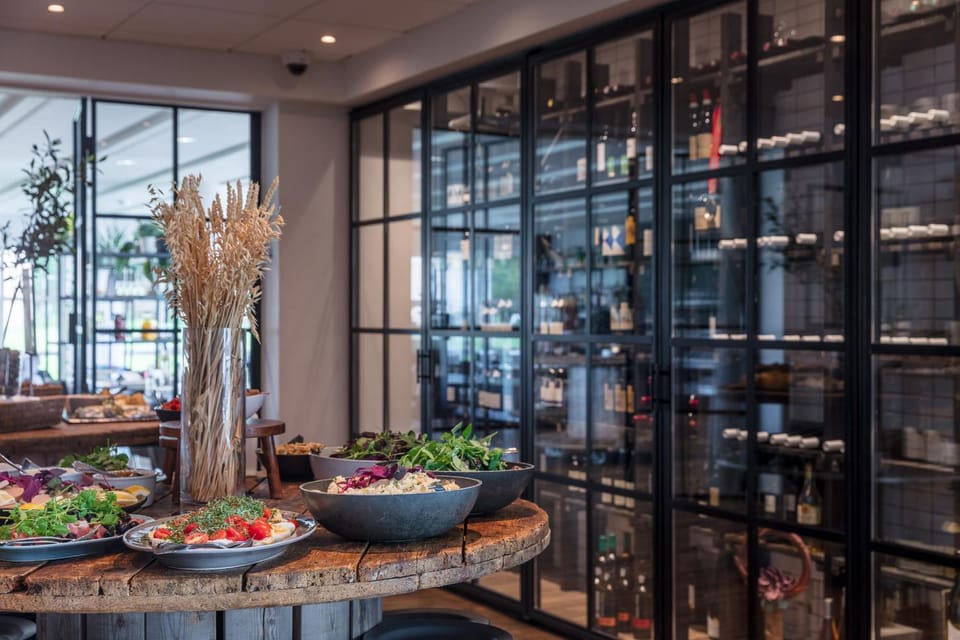 Food and drinks, Buffet breakfast