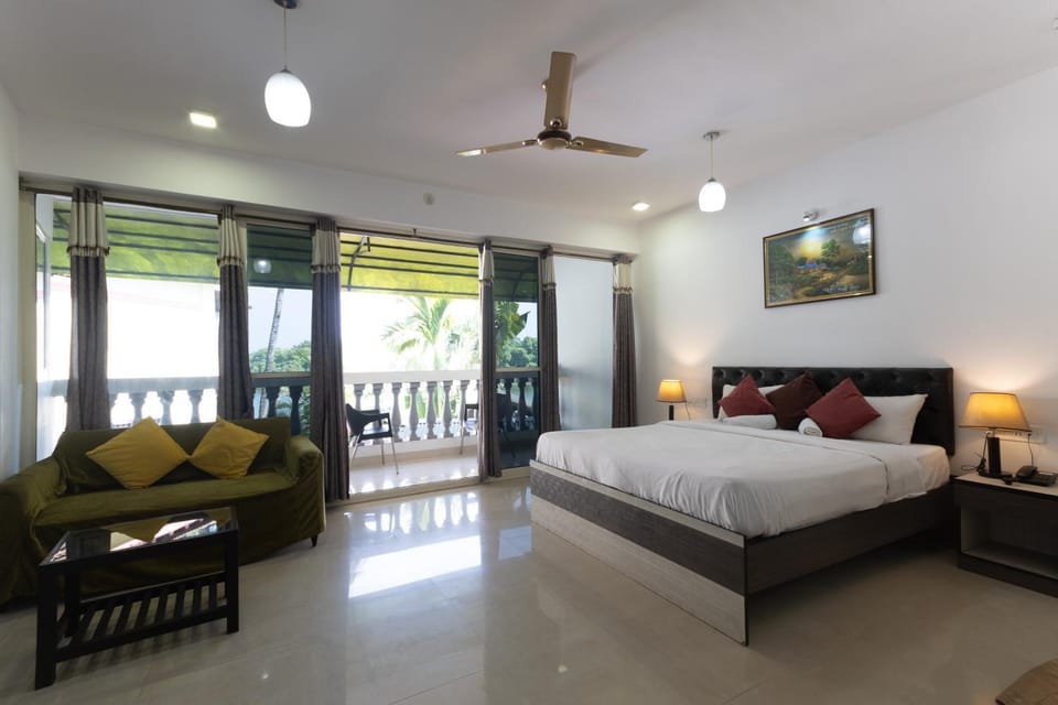 Bed, Photo of the whole room, Bedroom, fireplace