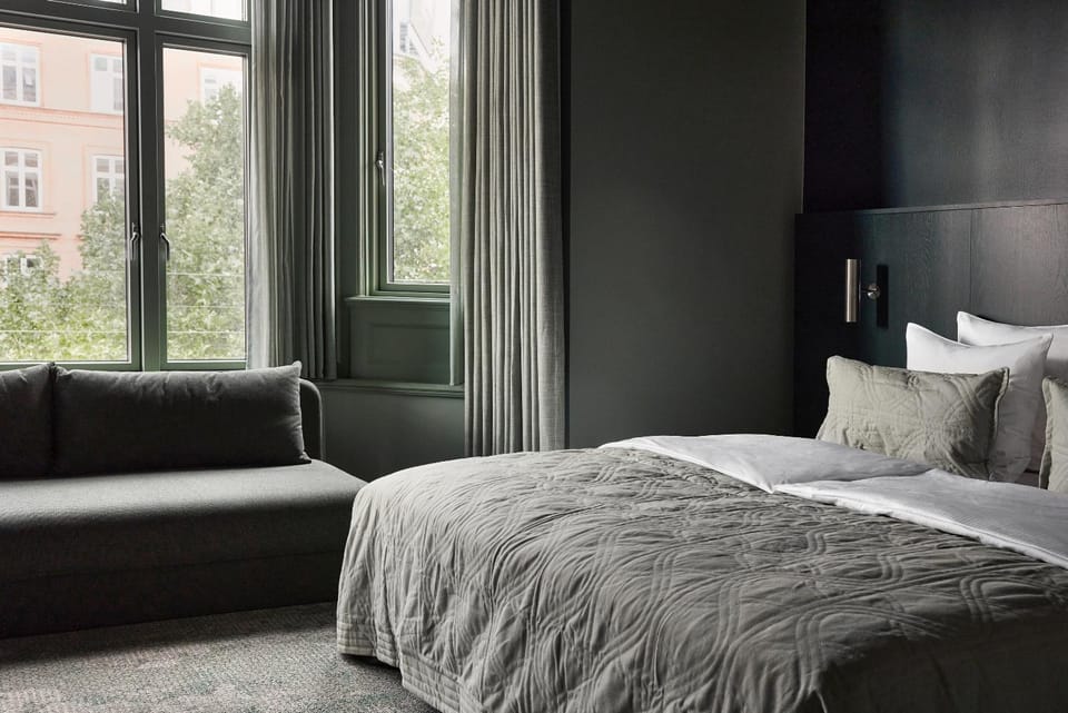 Bed, Bedroom