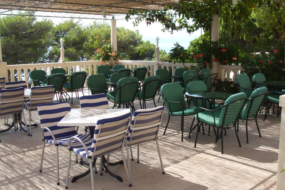 Location, children, Family