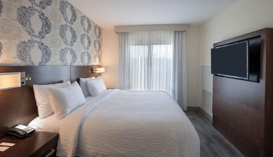 Communal lounge/ TV room, Bed, TV and multimedia, Photo of the whole room, Evening entertainment, Bedroom