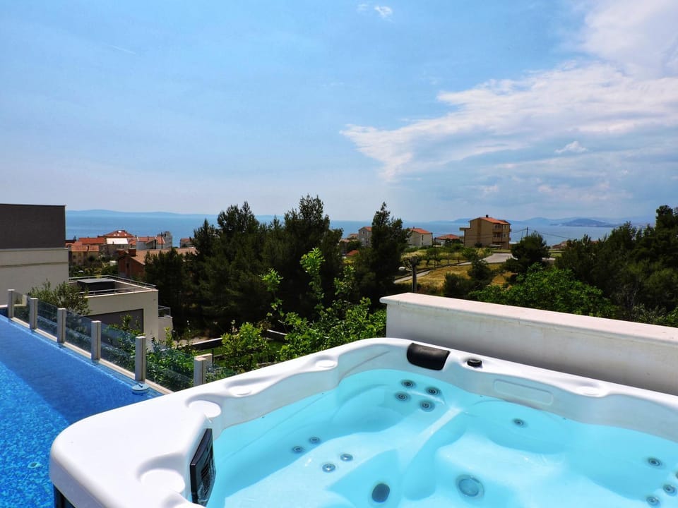 View (from property/room), Sea view, Swimming pool