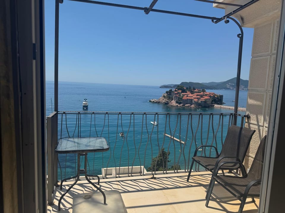 Private Penthouse Djurasevic Apartment in Sveti Stefan