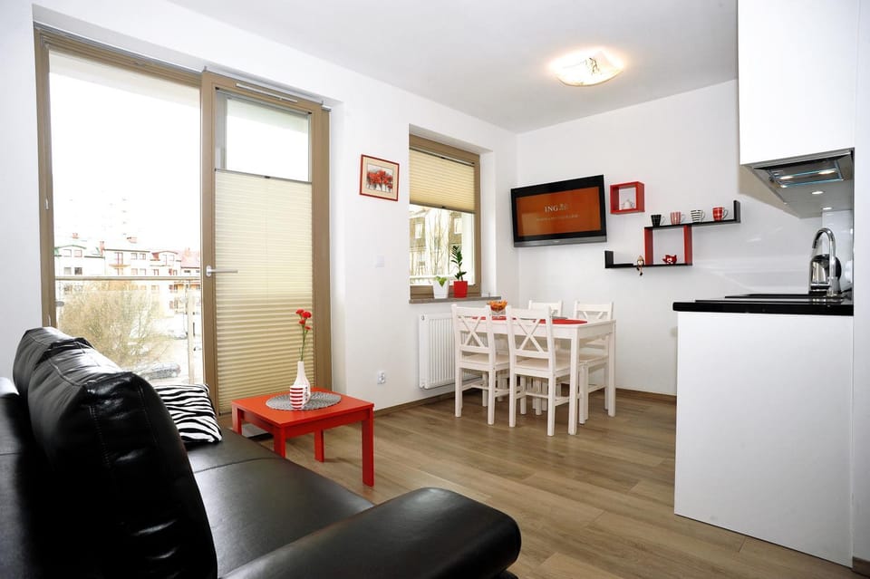 Photo of the whole room, City view