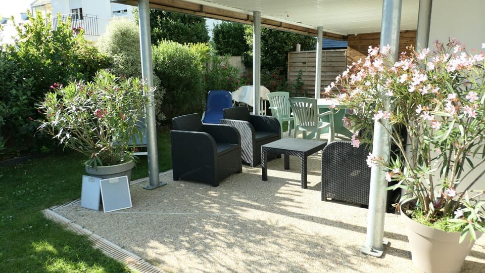 Patio, Garden, Seating area
