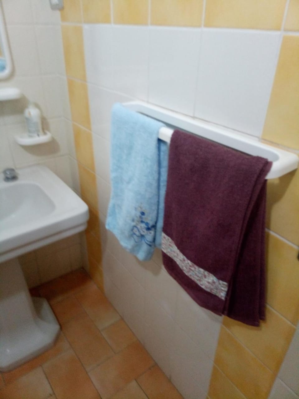 Toilet, Bathroom, towels