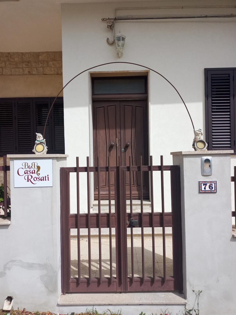 Property building, Facade/entrance, Property logo or sign