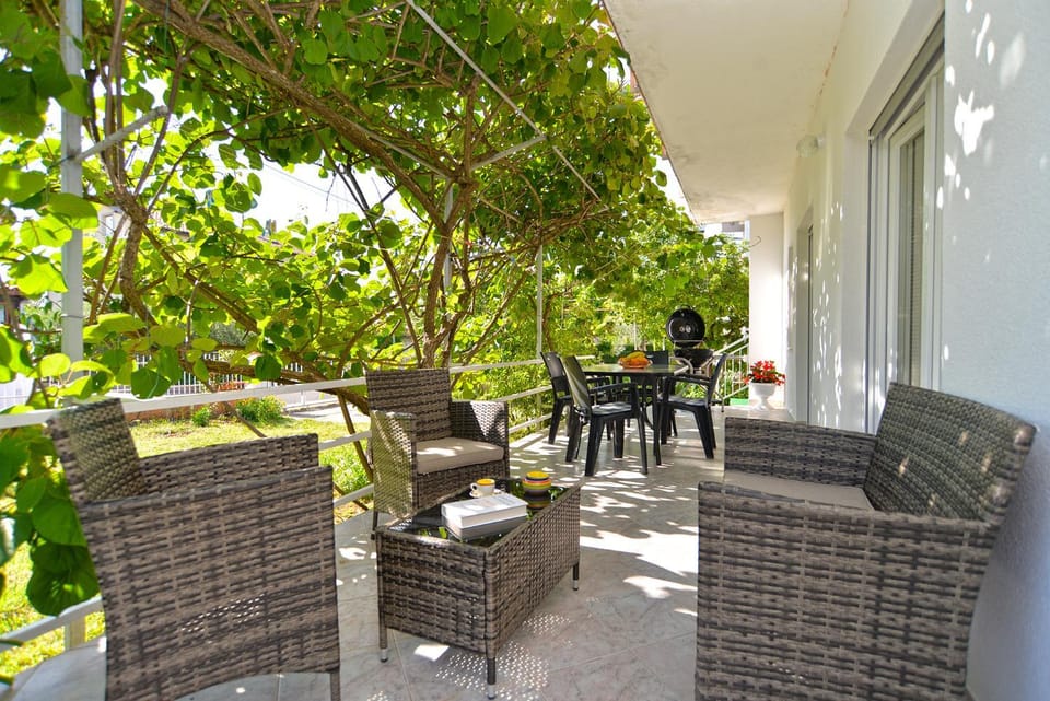 Apartments Mala Vala 925 - adapted Apartment in Fažana