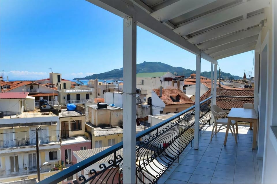 View (from property/room), Balcony/Terrace, City view, Mountain view, Sea view