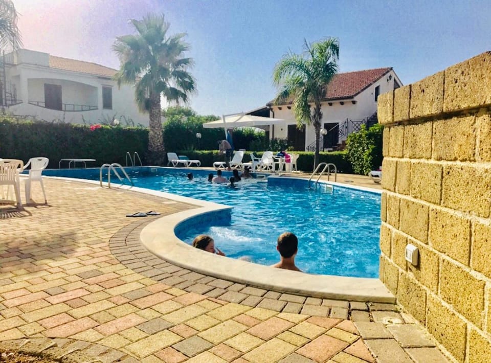 Swimming pool, Swimming pool