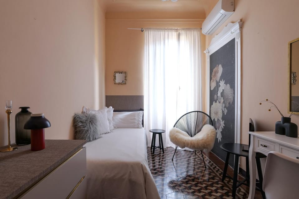 Bed, Photo of the whole room